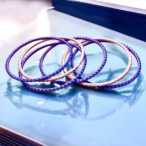 ✅6  gorgeous & shimmery pink and purple bracelets. 6cm inner diameter. 💗💜